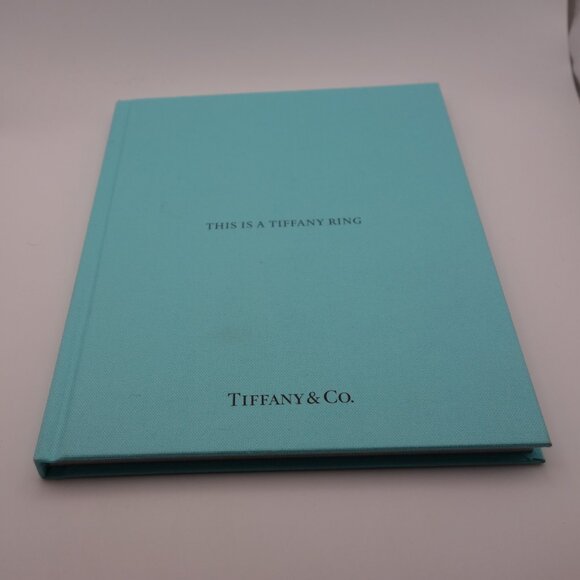 Tiffany & Co. This Is A Tiffany Ring Book (Chinese) - Picture 1 of 16